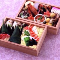 仕出し縁高弁当　承ります。（10月～5月）
