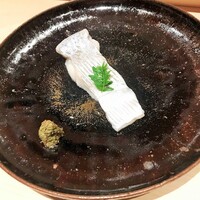 鮨 利﨑 - 太刀魚の酒蒸しとフキノトウ