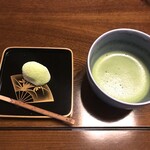 旅亭半水廬 - お付きのお菓子：うぐいす餅とお抹茶