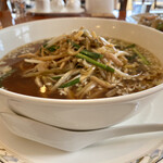白玉蘭 モクレン - 豚肉とザーサイスープそば@880円+大盛り@150円(税抜)
