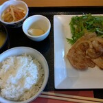 Sumairu Houfu - 生姜焼き定食