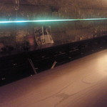 カアラ - カウンター越しの壁側