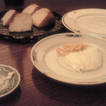 カアラ - パンにつけて、はちみつと共に