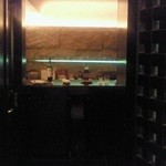 カアラ - お店の扉を開けると