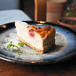 coffee roastery &cafe fua - 苺のチーズケーキ