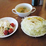 レストラン四季 - サラダバーから取ってきました。