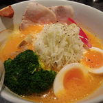 ソラノイロ ARTISAN NOODLES - 特製ベジそば（1000円）　レンゲが透明でかわいい♪