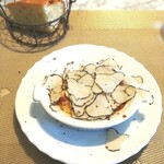 La Brianza - 久しぶりに黒トリュフから色合いの違うトリュフになった。時期により変わっていくトリュフの色。相変わらずの香りの良さ！