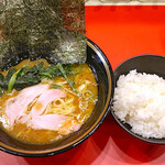 横浜家系総本山 吉村家直系店 ラーメン内田家 - 