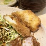 丸一 - とんかつや椎茸フライの茶色い衣と比べて白っぽいね。ワザとなのかな？