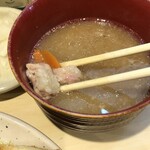 丸一 - 味噌汁は少ししょっぱ目な気がするが、労働者の街蒲田にはコレが会ってる気がするんです。私はもう少し薄くてもなんだけどね。