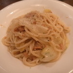 PASTAVOLA - キャベツとツナの酒盗オイルベースパスタ