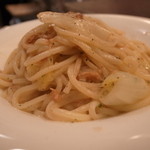 PASTAVOLA - キャベツとツナの酒盗オイルベースパスタ