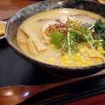 Mendokoro Houshou - ◆「乳みそラーメン」にゅーみそらーめん (半熟煮玉子)をトッピング