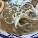 Momokuri Sannen Kaki Hachinen - 麺アップです