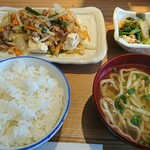 おきなわくゎっちー処 空人 - 日替り定食（豆腐チャンプルー）¥825