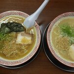 ラーメン浅野2号 - とんこつ（左）と２号（右）の比較