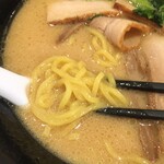 横浜八景樓 - 麺アップ