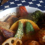 カワラヤ スープカレー - 素揚げ野菜たち