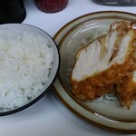 キッチン南海  - チキンカツ生姜焼き定食