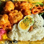 うみ弁当 - 料理写真:とり天弁当　580円税込　