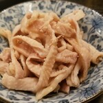 炭火やきとり 十兵衛 - お通し(鶏皮ポン酢)(300円)