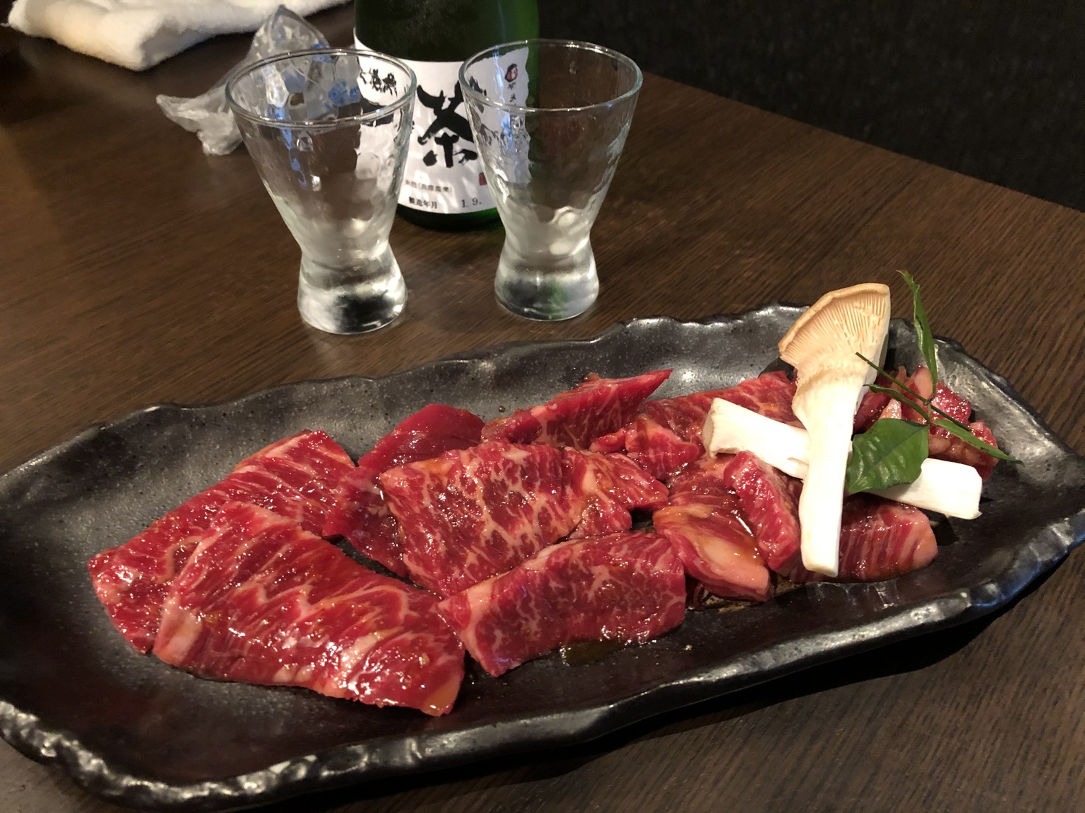 炭火 焼肉 一 茶