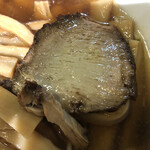 大勝 - 山盛りメンマの中からチャーシュー出てきた