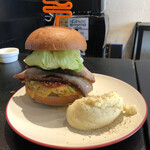 ICON - ICON BURGER¥1550  自家製ベーコン¥250