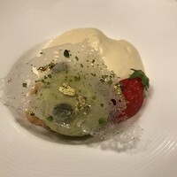 リストランテASO - 苺とモスカートダスティのザバイオーネ　ピスタチオのジェラード