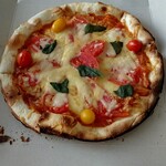 Delicious farｍ - デリシャストマトのピザ 880円