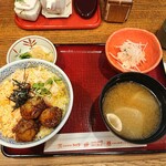 北海道料理ユック - 三色丼