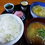 ほのぼの茶屋 - 麦ごはんにだんご汁