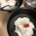 中華屋 長右ヱ門 - 自家製杏仁豆腐