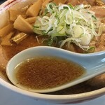 ラーメン 利助 - アブラ目一杯！で注文したが、そうでも無いな。
            
            うん！美味いヽ(´o｀
            
            前食った時はもうちょっと生姜が立ってた気がするが。
            
            ブレなのか俺の勘違いか？？？
            
            ブレだとしたら俺はコッチのが好きだ。
            
            