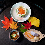 Shofuku Ro - 八寸 腐乳で炊いた海老芋 蛤、いくら、長芋のかぼす釜 揚げた栗 なめ茸、雲丹 唐墨