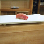 東麻布 天本 - 塩釜の鮪の中トロ