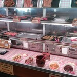 すたみな太郎 - 店内の焼肉用生肉置き場です。