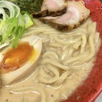 自家製太打麺 勢拉 - 特製らーめん接写。