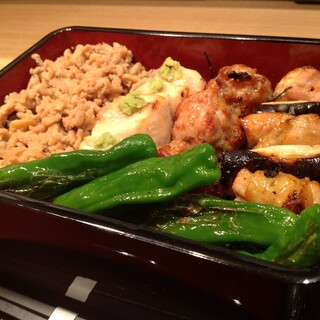 ももふく鳥重1300円