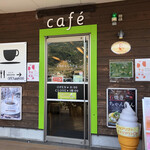 Cafe chouchou - 入口は普通やけど、店内はお洒落なり♪(´ε｀ )