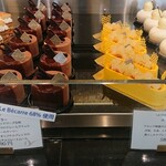パティスリー オー フィル ドゥ ジュール - ショーケース