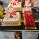 パティスリー オー フィル ドゥ ジュール - ショーケース