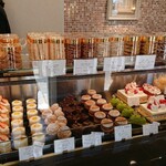 パティスリー オー フィル ドゥ ジュール - 内観