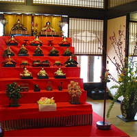 東京 芝 とうふ屋うかい - 立派なお雛様です