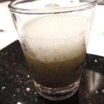 カンテサンス - ２種のイカと新タマネギのスープ