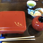 うなぎ亭 友栄 - 配膳されたらもう夢舞台