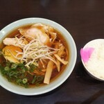 大衆うま味処 くれよん食堂 - 日替わりランチの　中華そばとごはん(2020.04.07)