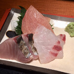 めしの助 - 刺身3種(真鯛・鰆・マカジキ)