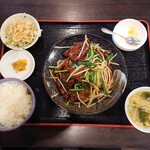 中華料理 満福苑 - ランチタイム レバニラ炒め定食